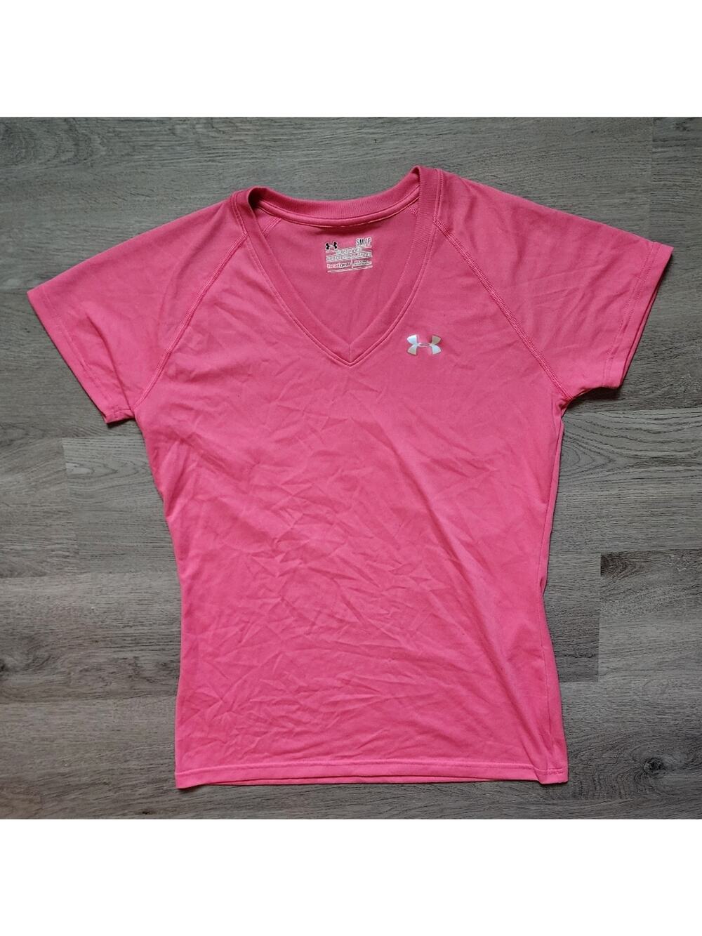 Under Armour HeatGear Women's Short Sleeve Activewear V-Neck Logo Pink Tee Small